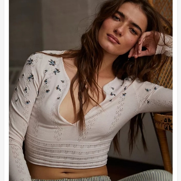 Free People Intimately Embroidered Cropped Long Sleeve Top Size Large NWT - Picture 2 of 16